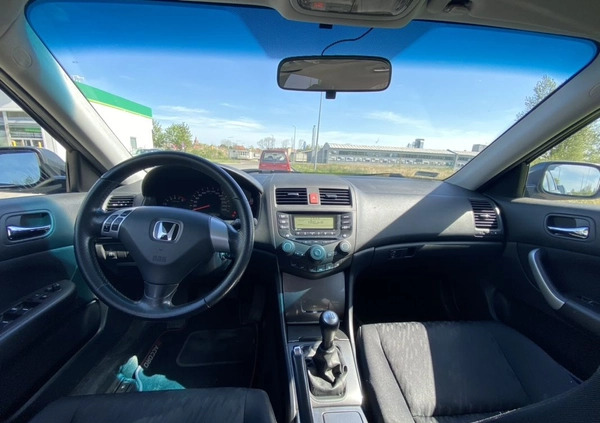Honda Accord cena 13000 przebieg: 196600, rok produkcji 2004 z Gdańsk małe 277